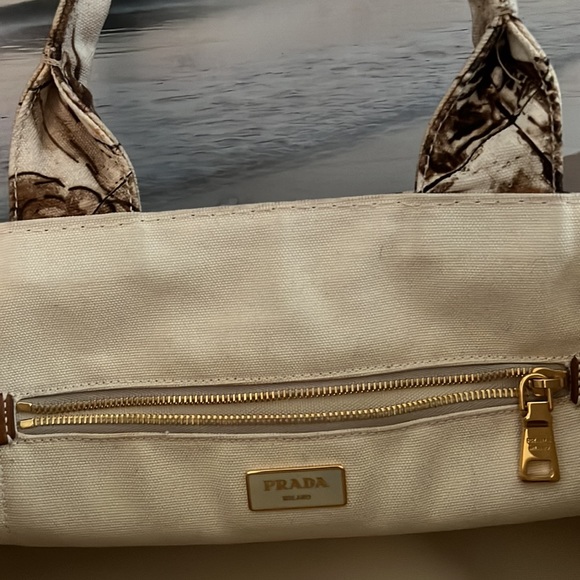 Huge Prada Canapa bag - Picture 3 of 3